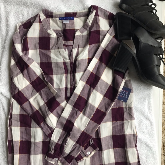 Simply Styled Tops - NEW Simply Styled Plum and White Plaid Long Sleeve